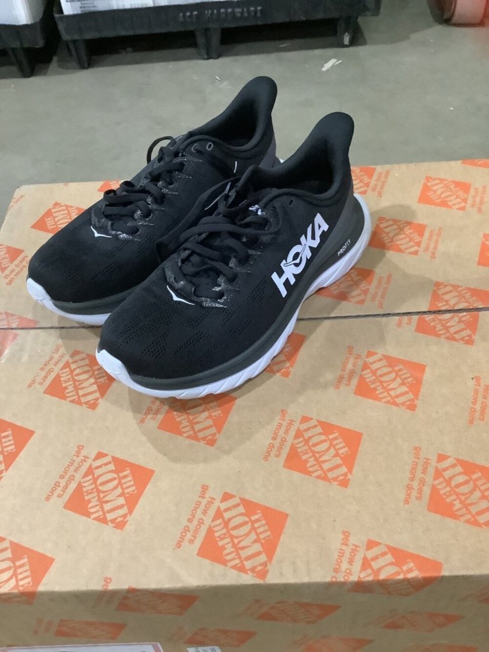 Hoka Mach 4 Running Shoes (Size 8.5B) - 1113529